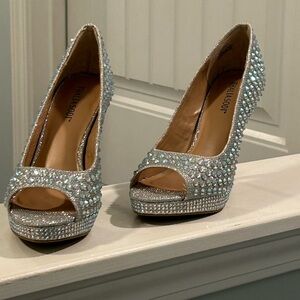 Thalia Sodi AB rhinestone and Silver Peep Toe Heels size 8. Gorgeous